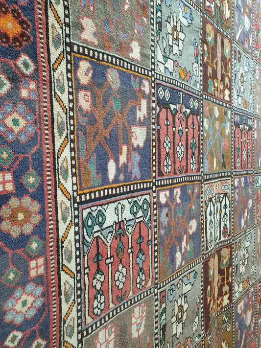 Vintage Bakhtiari Rug 280 x 200cm