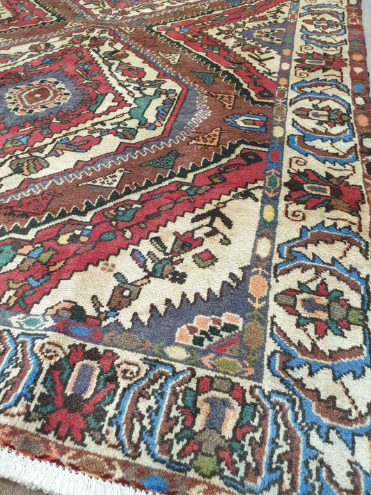Vintage Bakhtiari Rug - 287 x 155cm
