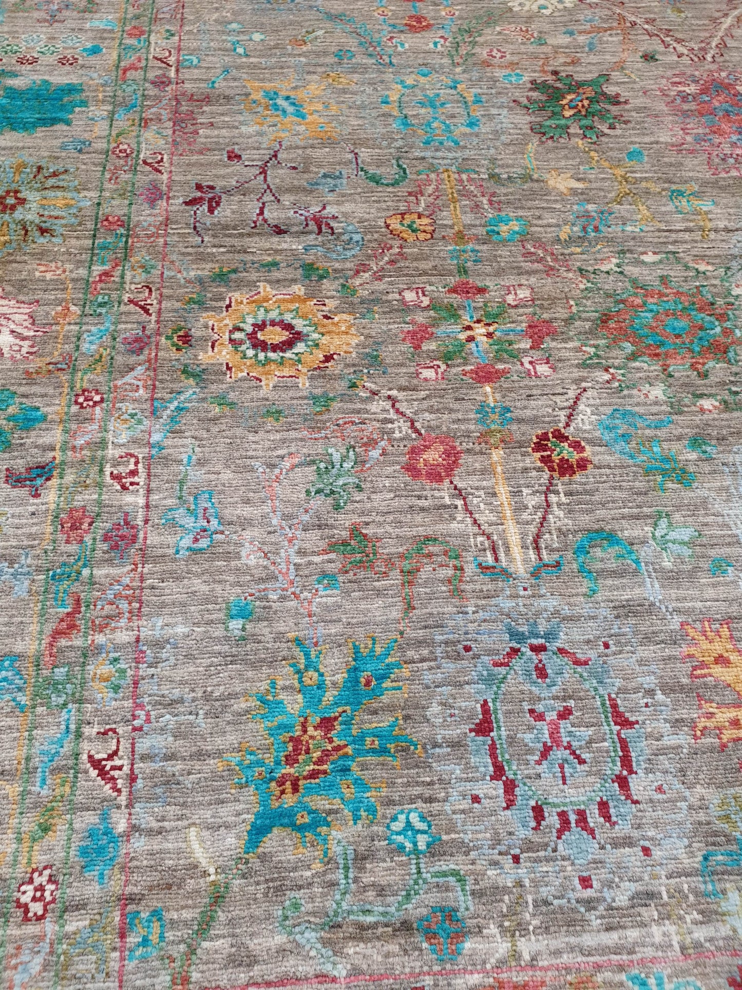 Sultani Rug - 295 x 207cm