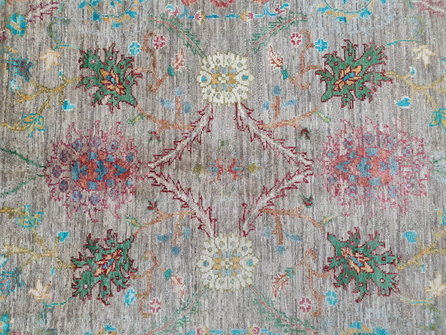Sultani Rug - 295 x 207cm