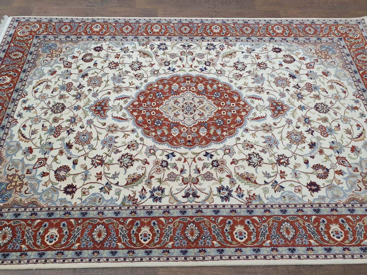 Fine Tabriz Rug - 282 x 183cm