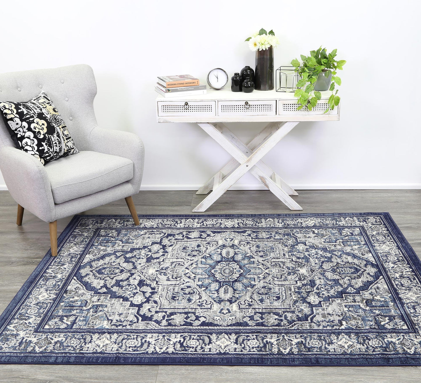 Arya Rosette Traditional Navy Rug