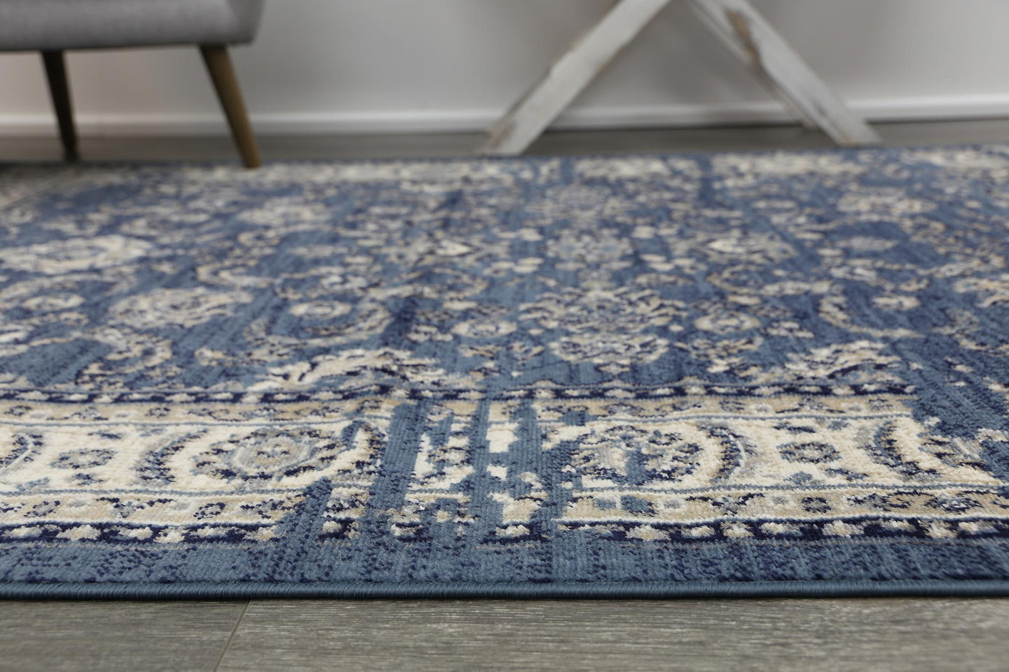 Arya Flowering Traditional Blue Rug