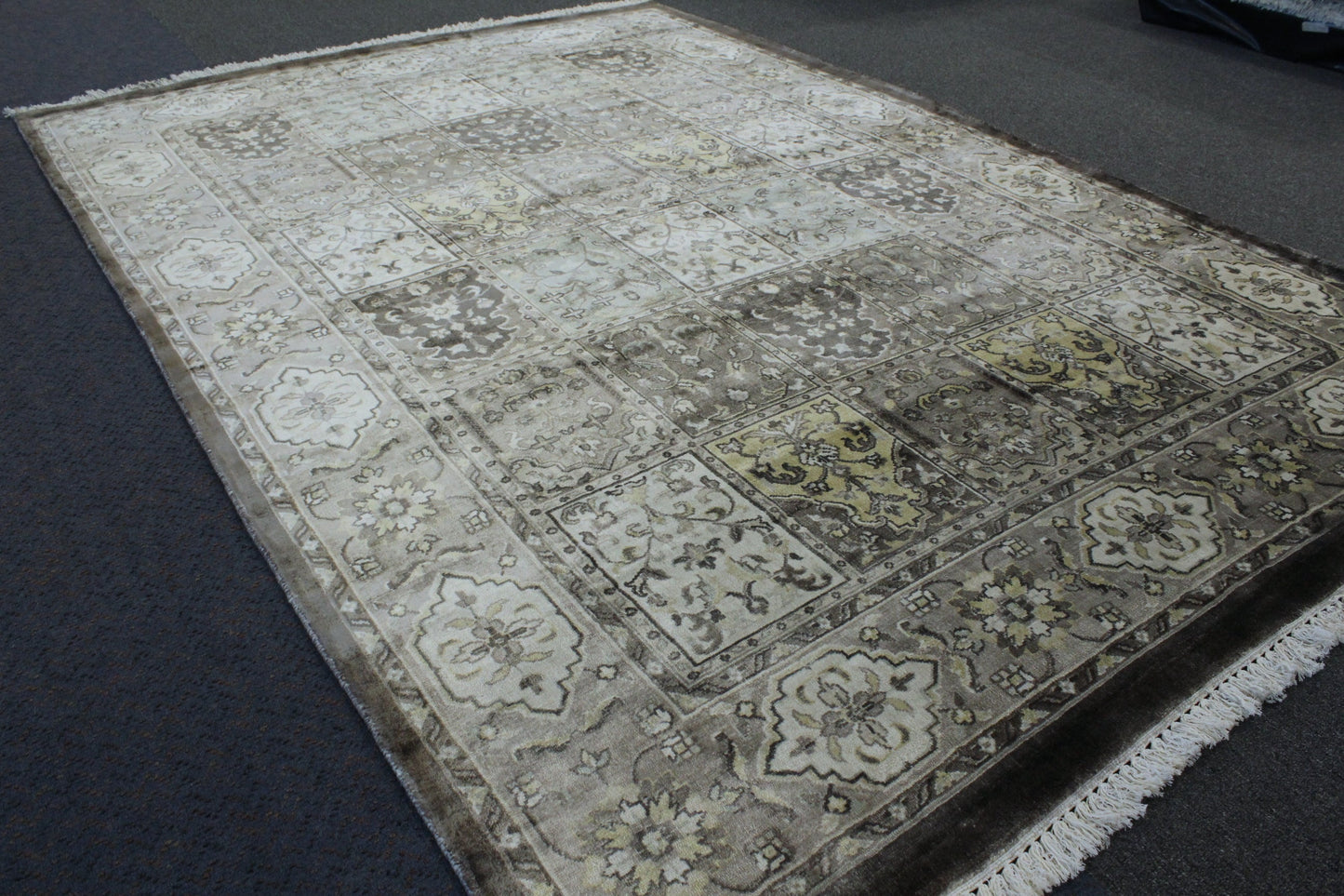 Bakhtiari Rug - 246 x 170cm