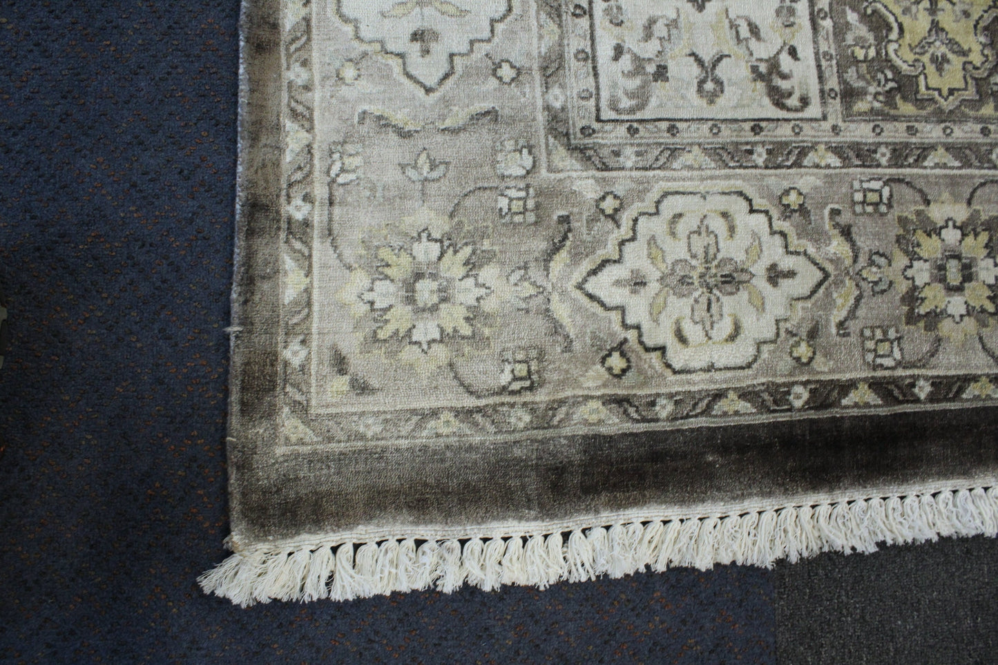 Bakhtiari Rug - 246 x 170cm