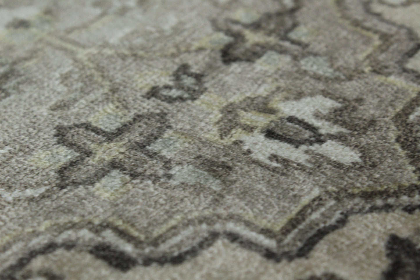 Bakhtiari Rug - 246 x 170cm