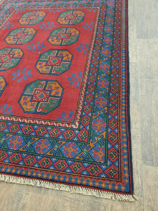 Turkoman wool rug 196 x 150 cm pattern detail traditional geometric design