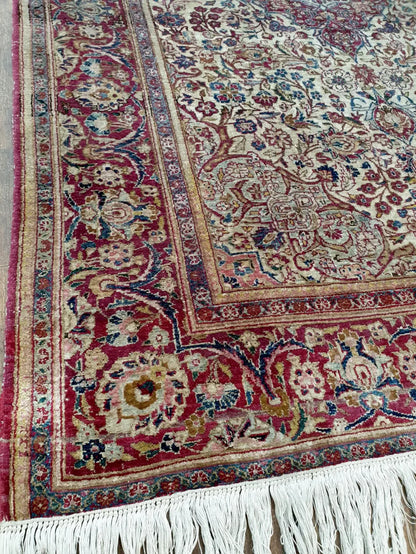 Antique Kashan rug 200 x 130 cm border detail floral pattern