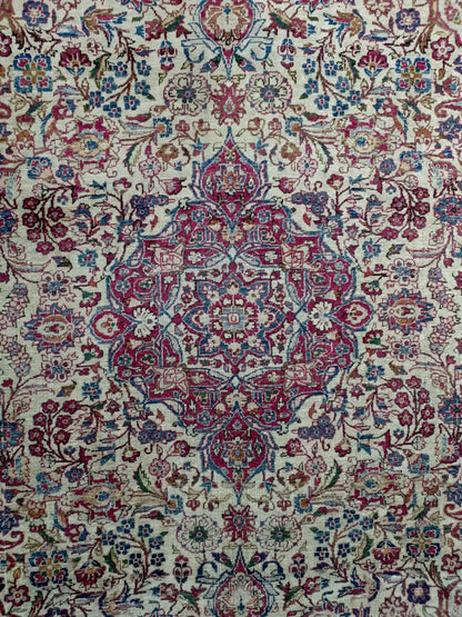Antique Kashan rug 200 x 130 cm pattern detail intricate Persian floral motifs