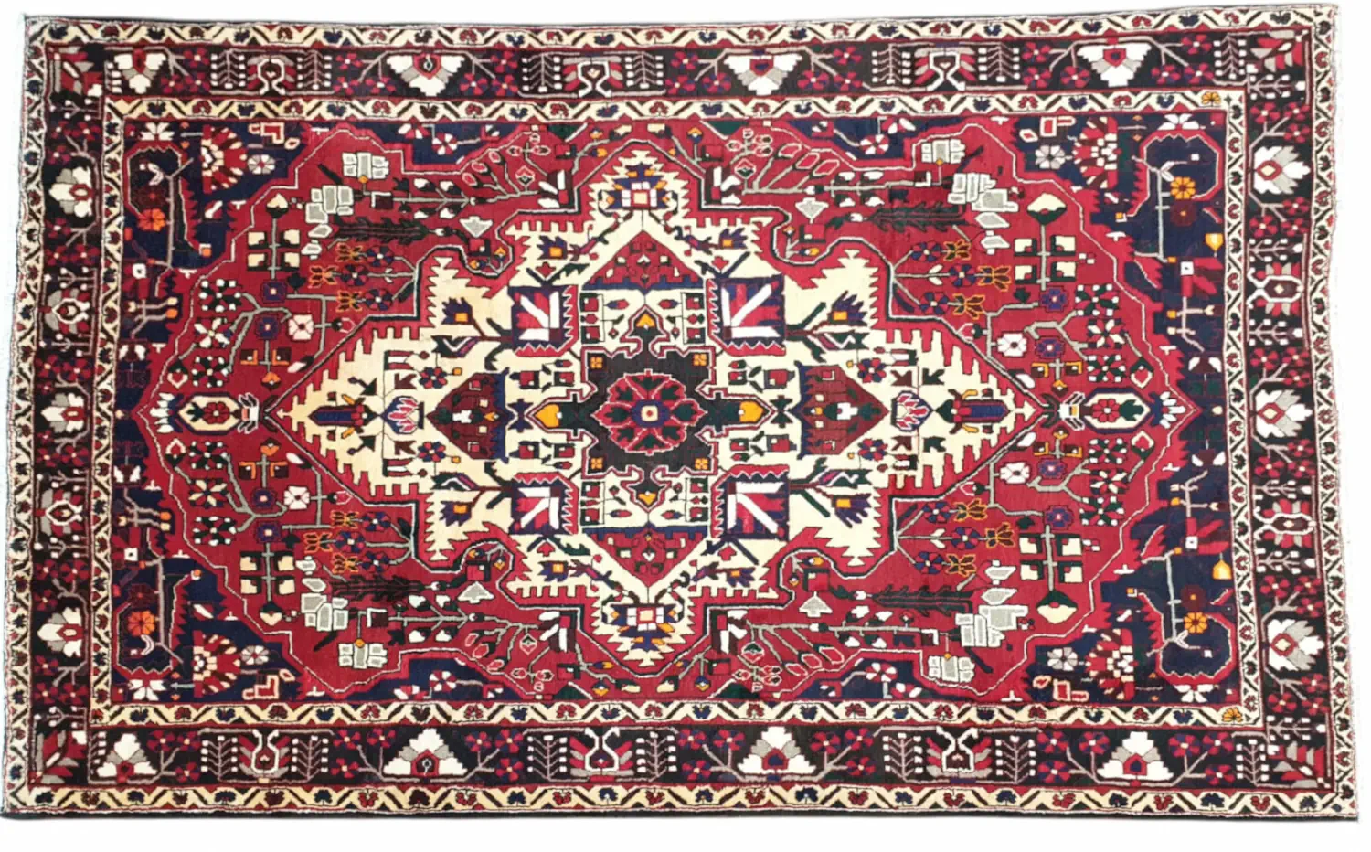 Bakhtiari rug 315 x 205 cm low angle perspective showing panel layout