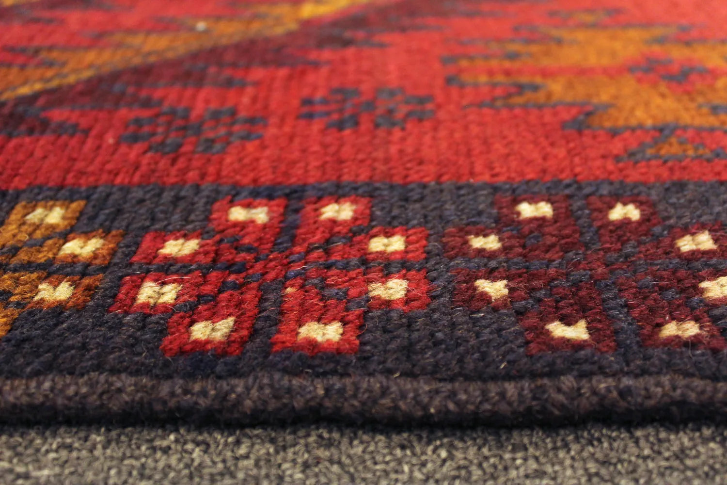Baluchi rug lower pattern detail