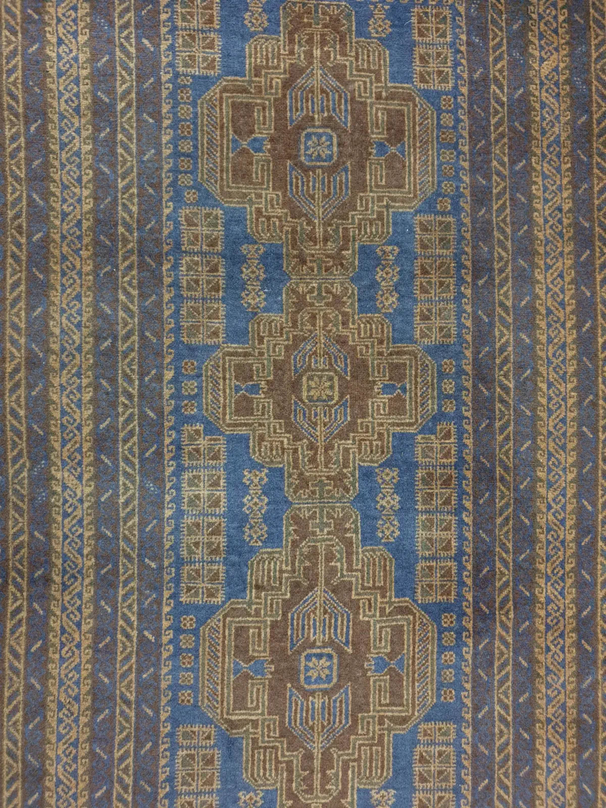 Baluchi hand-knotted wool rug 196 x 115 cm field and border detail