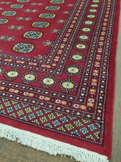 Bokhara hand-knotted wool rug 247 x 173 cm border corner detail