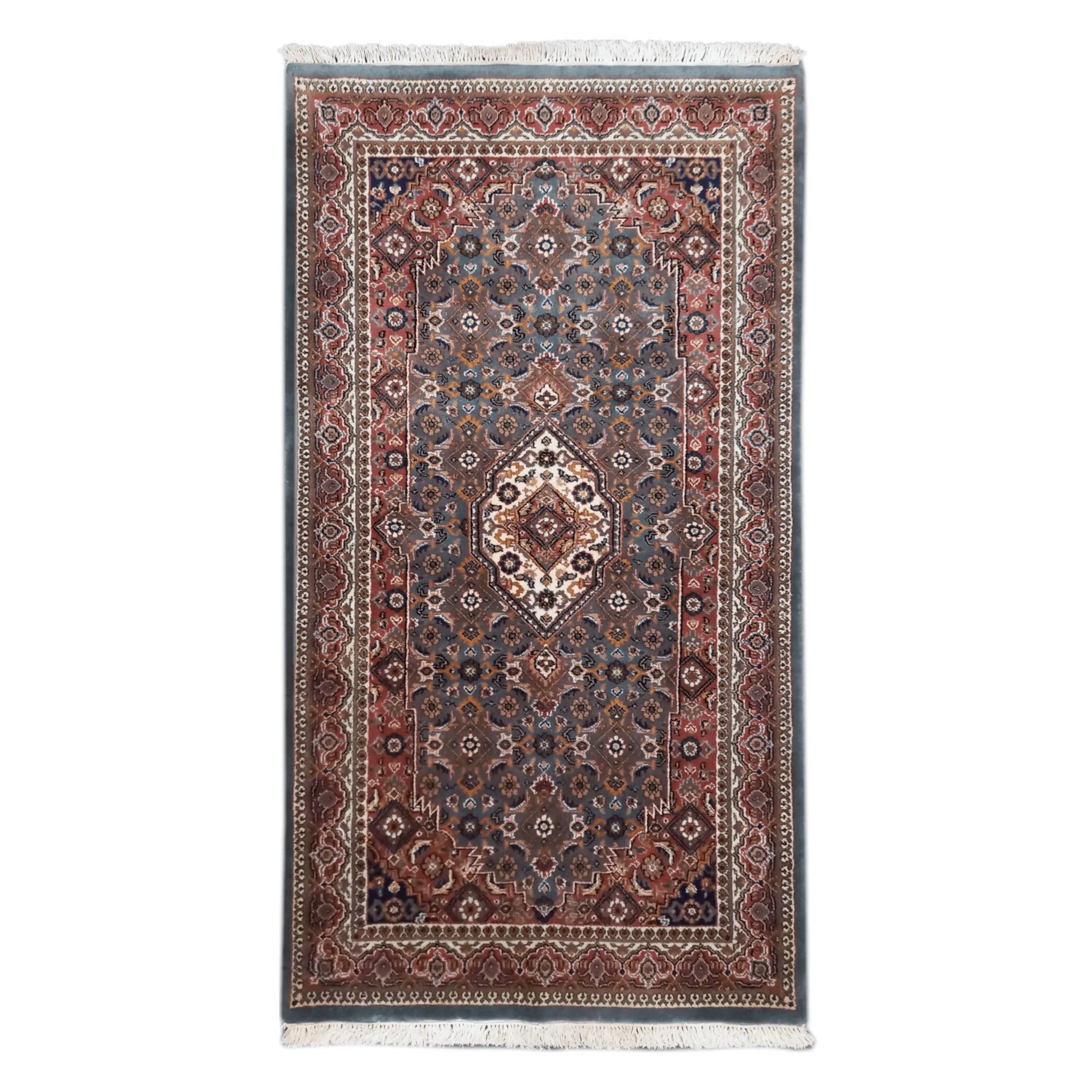 Full view of Fine Bidjar hand-knotted wool rug with central diamond medallion, dense floral field and layered rust-toned borders, 162 x 92 cm
